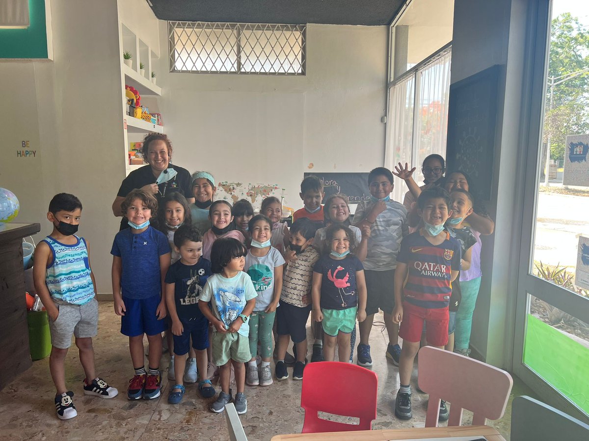 ECOEXPLORATORIO's tweet photo. ¿Qué nos encontramos realizando hoy? 🤔
Nos encontramos en el Campamento Alfil Chiquitines en el pueblo de Ponce, realizando el laboratorio vida marina. ¡Enhorabuena! 🐬 🌊
#cienciadivertida #cienciaenpuertorico #mimuseopr #cienciavirtual #puertorico https://t.co/AVWvrUTK4A