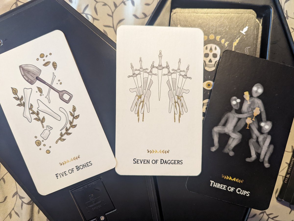 serotoninzombie's tweet photo. Hi besties! I'm a bit short on cash currently so I'm doing simple tarot readings for $5! Just like the normal past/present/future spread for any questions you may have.* I'll be using my Macabre deck but if you would like a different deck or even an oracle deck, feel free to ask. https://t.co/fRZda2cfsZ