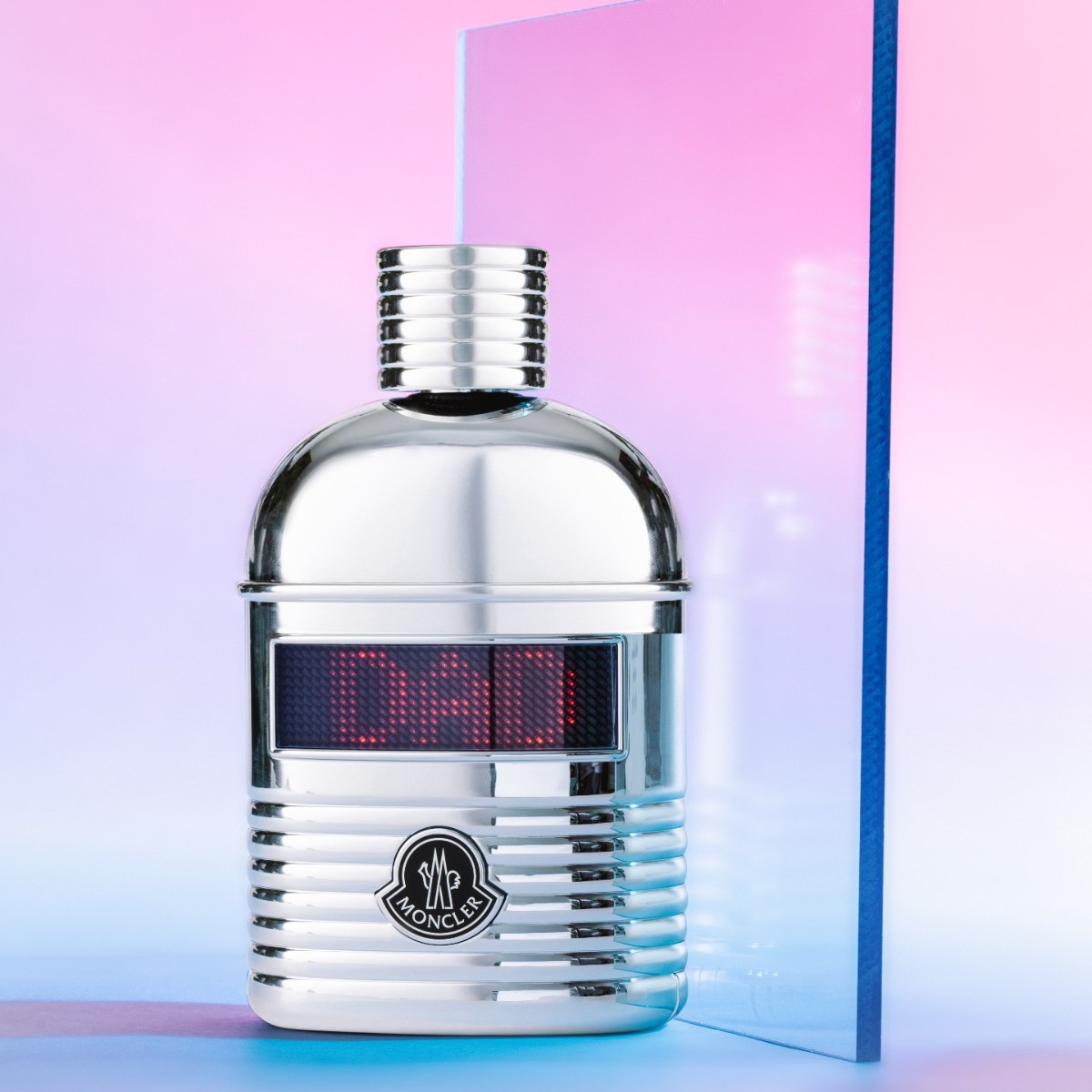 Give dad what he really wants this Father’s Day with the Moncler Eau De Parfum featuring an LED Digital Screen! 📱

click here to shop👉fal.cn/3prIv