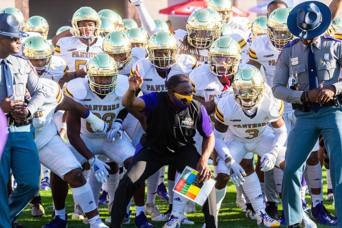 danielogundipe6's tweet photo. Blessed to receive an HBCU offer from Prairie View A&M University #nouturns @coachJClegg @CoachTalto2 @TritonNation @tmiddie @_CoachAug @JuCoFootballACE https://t.co/x3qjuBbqy9