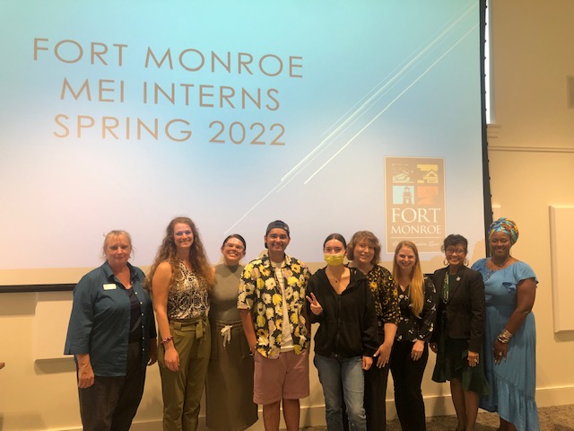 Hampton City Schools (@hamptoncschools) on Twitter photo Academies of Hampton interns leave their mark at <a href="/FtMonroeducate/">Fort Monroe Education</a> <a href="/HCS_AoH/">Academies of Hampton</a> #WeAreHCS
ow.ly/Ibf450JwtbG Academies of Hampton interns leave their mark at <a href="/FtMonroeducate/">Fort Monroe Education</a> <a href="/HCS_AoH/">Academies of Hampton</a> #WeAreHCS
ow.ly/Ibf450JwtbG
