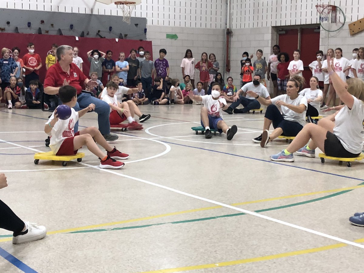 ShowalterClass's tweet photo. Scooter Ball fun! @missyfanshaw https://t.co/eZxe5ZjYpR