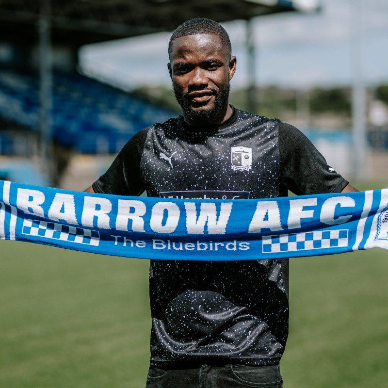 BarrowAFC's tweet photo. 𝙱𝚁𝙴𝙰𝙺𝙸𝙽𝙶 𝙽𝙴𝚆𝚂:

Midfield star Solomon Nwabuokei has become The Bluebirds' second signing of the summer.

Read the full story here now...

#BarrowAFC