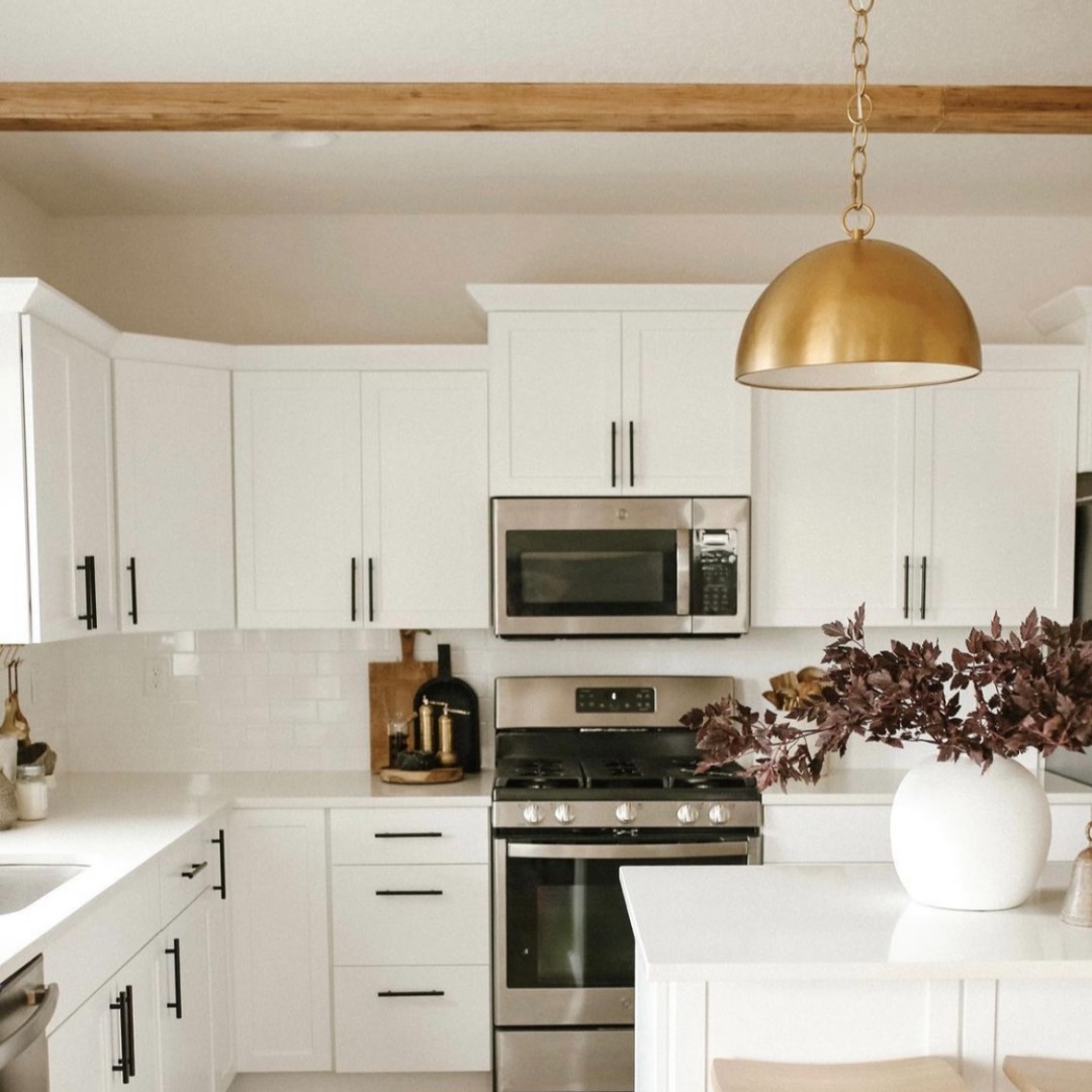 LoveTheRoom's tweet photo. Natural Ambrosia Maple Beams will always be a beautiful addition to a white kitchen! Shop these beams at @Lowes!
-
https://t.co/yQaTcKzs5P
-
π· @drab.to.dreamy
-
#OrnamentalBuild #LoveTheRoom #InteriorDesign #RusticBeams #WoodBeams #HomeDecor #Beams https://t.co/XLUWmx6jmC