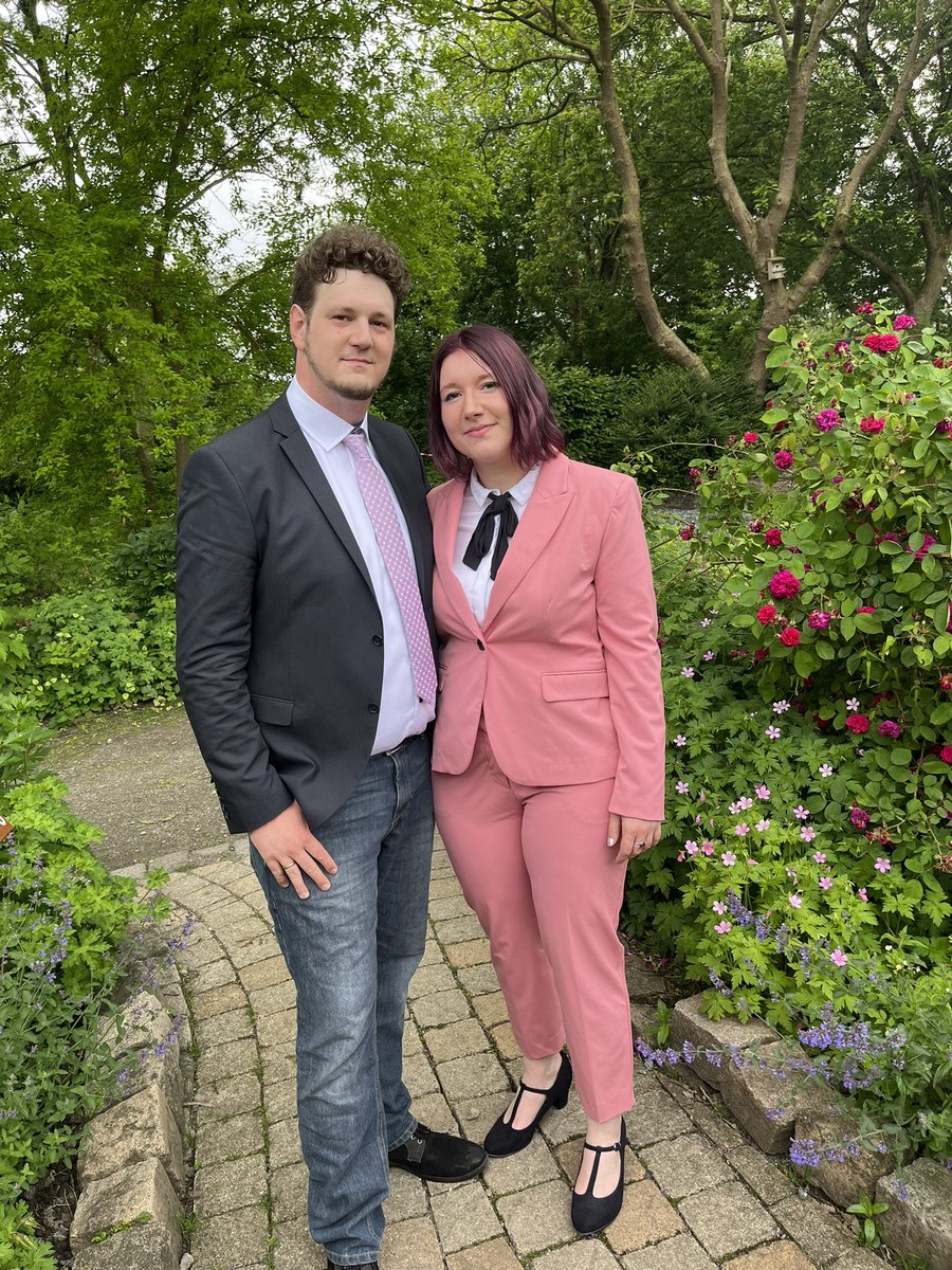 We‘ve been married for 3 years now - can’t believe how time flies. 
This picture was taken at a friend‘s wedding a few days ago at the same place we got married too 💖