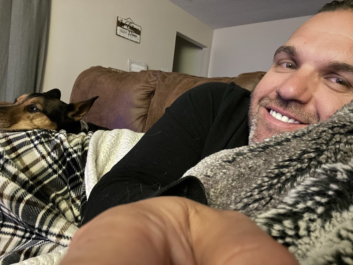 AndyDelivers's tweet image. Loving my life!