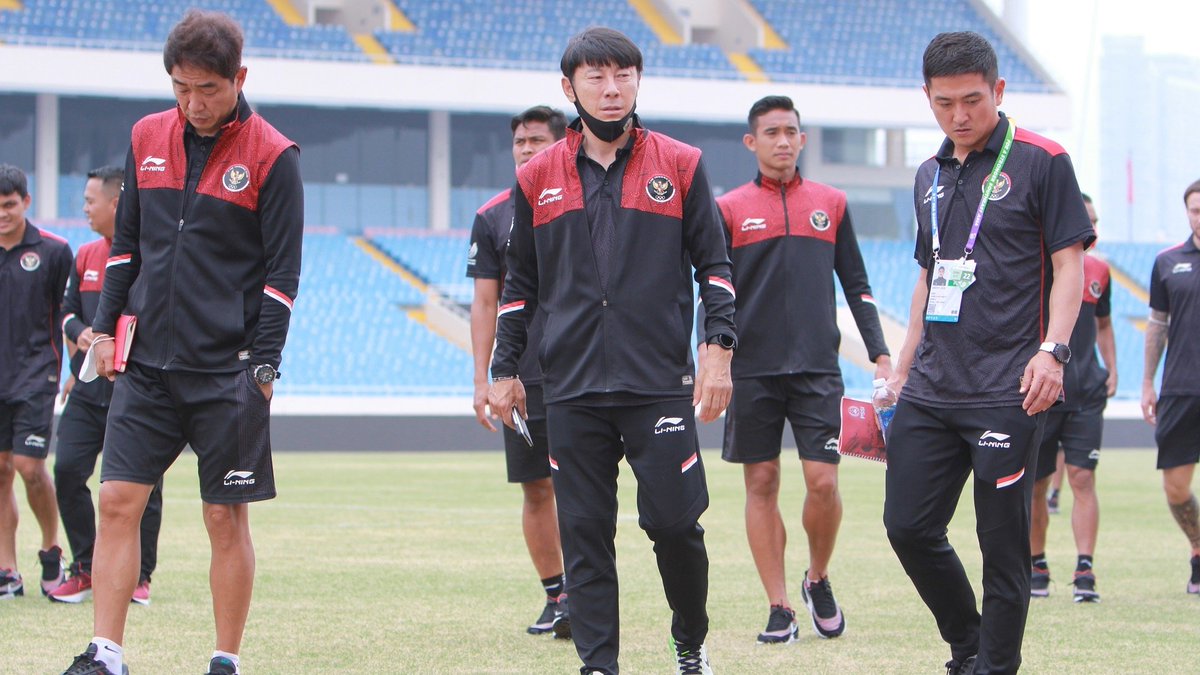 papantengah's tweet photo. Harapan sebelum kick off..

Jika menang, semoga timnas tidak dijadikan alat oleh pihak2 dalam negeri yang memiliki kepentingan pribadi/golongannya..

Jika kalah, semoga coach STY dan tim pelatih tidak mendapat kotoran pahit yang dilempar oleh beberapa pihak di dalam negeri. #MC https://t.co/fPSElH0mXX