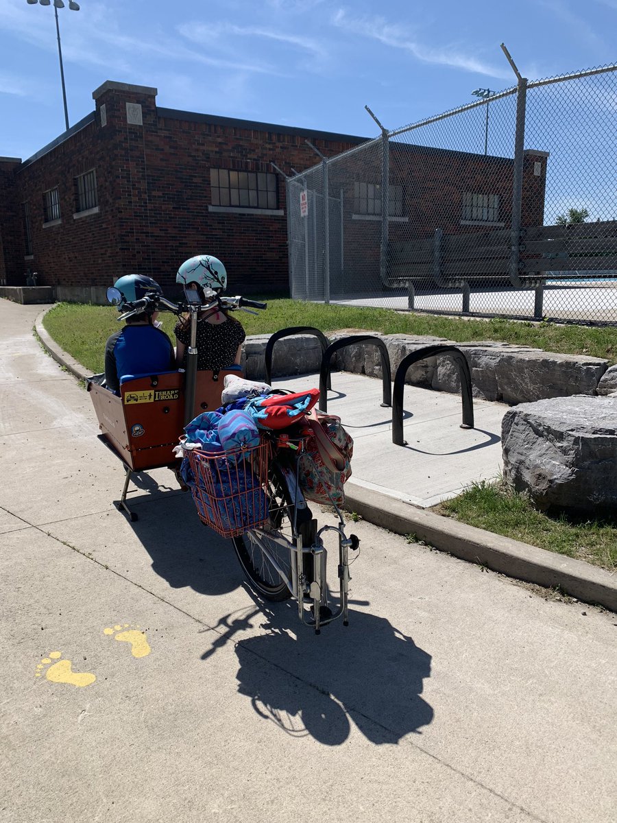 Meeerkat2's tweet photo. Where @CityKitchener thinks bikes should park at harry class pool (barrier curb prevents access). 1/3 https://t.co/PRnKipXQbA