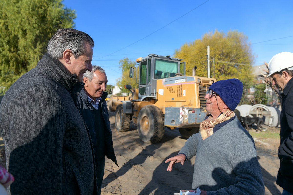 adanhbahl's tweet photo. Los barrios Arenales y Toma Nueva van a tener servicios nuevos, asfalto, veredas, luminarias. Más de 400 familias 🏠 van a vivir en mejores condiciones, con esta obra financiada por el PROMEBA. 

Fueron zonas muy desatendidas, que hoy tienen una solución integral y definitiva. https://t.co/GjP9eel1xx