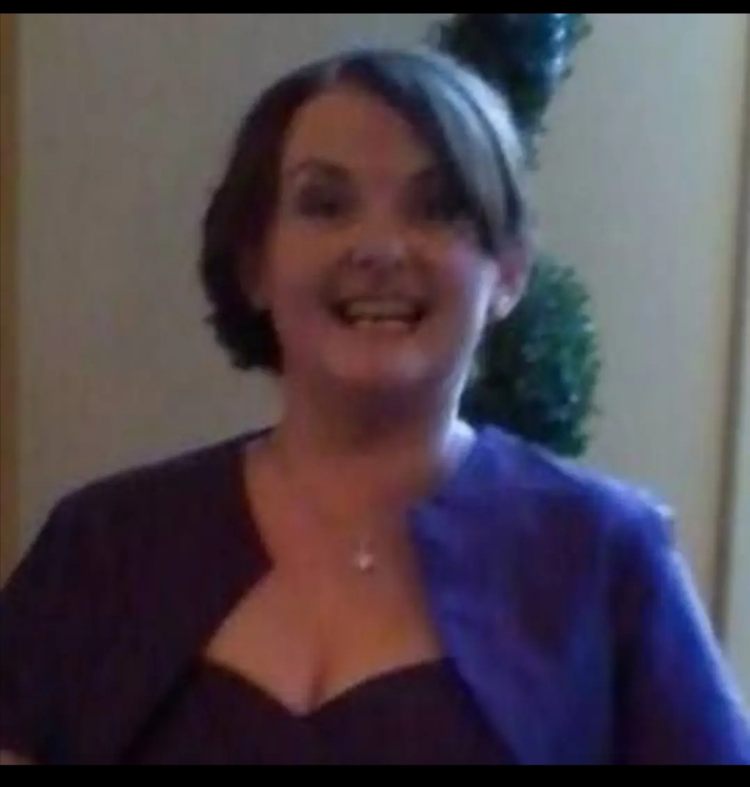 deirdrenugent4's tweet photo. What was your first profile pic? Here's mine from 2014. https://t.co/kxGzWHYZ33
