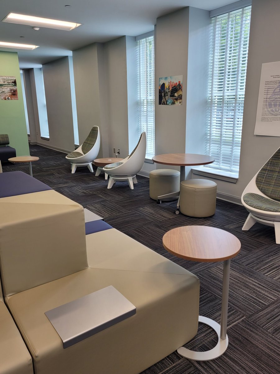 lmsbarnett's tweet photo. Barton Academy For Advanced World Studies library tour-wow!#asla22 @ASLAlib https://t.co/laPOvaPViR
