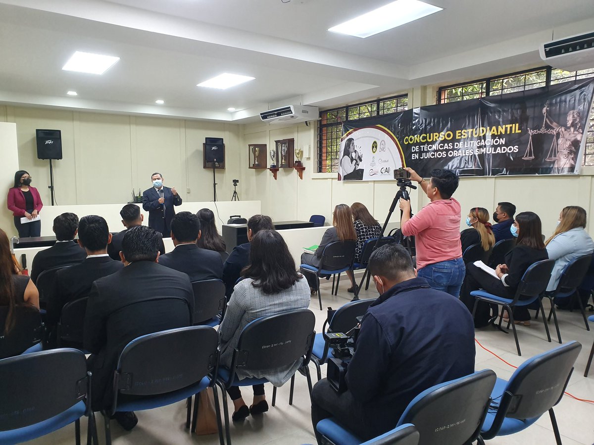 LauraaMoran11's tweet photo. Dando inicio al concurso estudiantil sobre litigio y competencias para los juicios orales, en la Universidad de El Salvador, los casos son en el marco de la jurisdicción especializada para una vida libre de violencia para las mujeres https://t.co/22Q8J6hX12