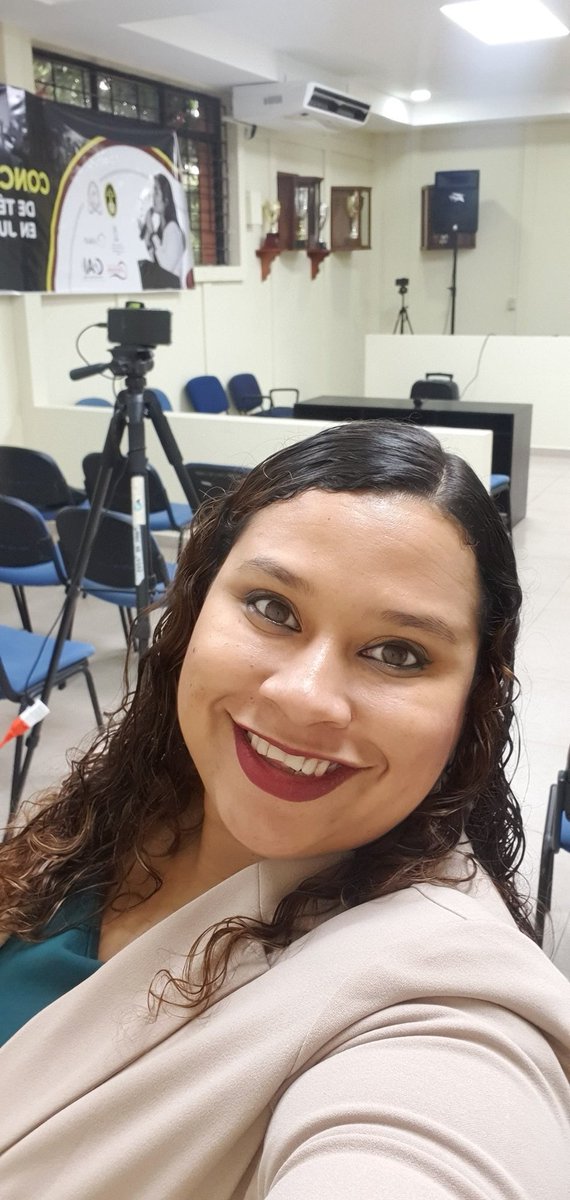 LauraaMoran11's tweet photo. Dando inicio al concurso estudiantil sobre litigio y competencias para los juicios orales, en la Universidad de El Salvador, los casos son en el marco de la jurisdicción especializada para una vida libre de violencia para las mujeres https://t.co/22Q8J6hX12