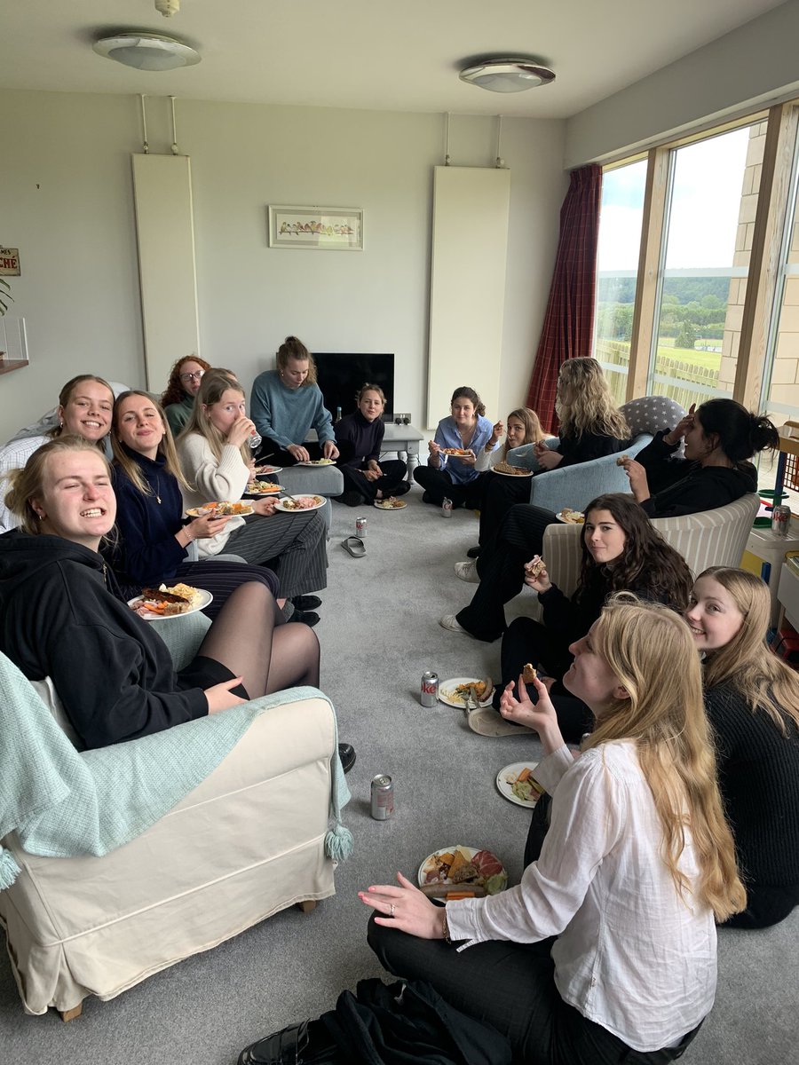 AmpColl_StM's tweet photo. #ladiesthatlunch#stmargaretsleavers   Our fantastic year13 leavers lunch to thank you to them for being so calm and collected through this stressful time. St Margaret’s will miss you! Ps thank you for our picture mugs 😂 https://t.co/dNulYCkS2G