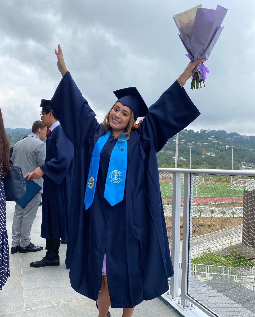 XimeGuate's tweet photo. Me gradué!!!!!! #graduation2022 #blessed #graciasgod ❤️💜🖤💙 https://t.co/LZ8QFVx3po