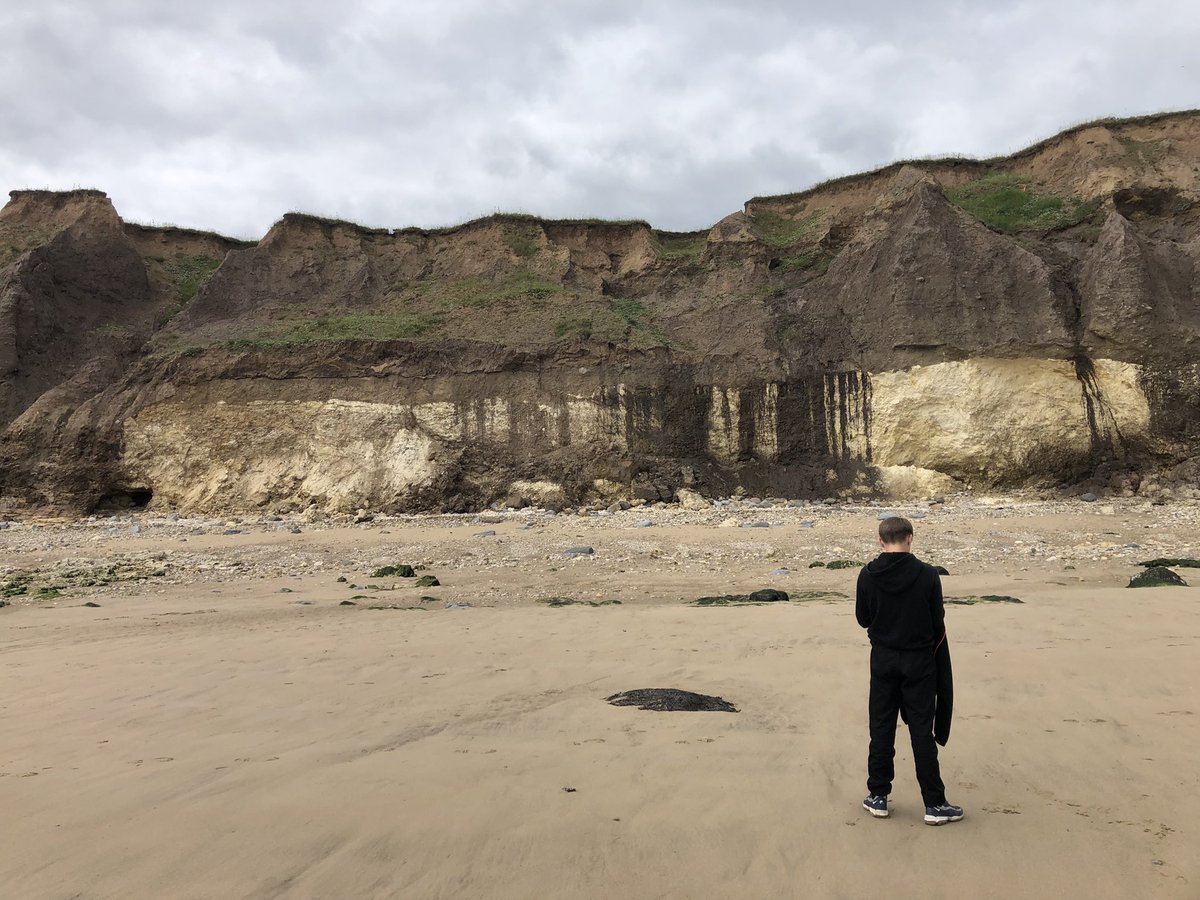 ACEadventureED's tweet photo. Today we were supporting our Y10 learners to complete their geography field work. We were in the stunning costal environment at Seaham which gave us the opportunity to look at sea cliff erosion and longshore drift #LOTC #beyondtheclassroom https://t.co/YtFolugau0