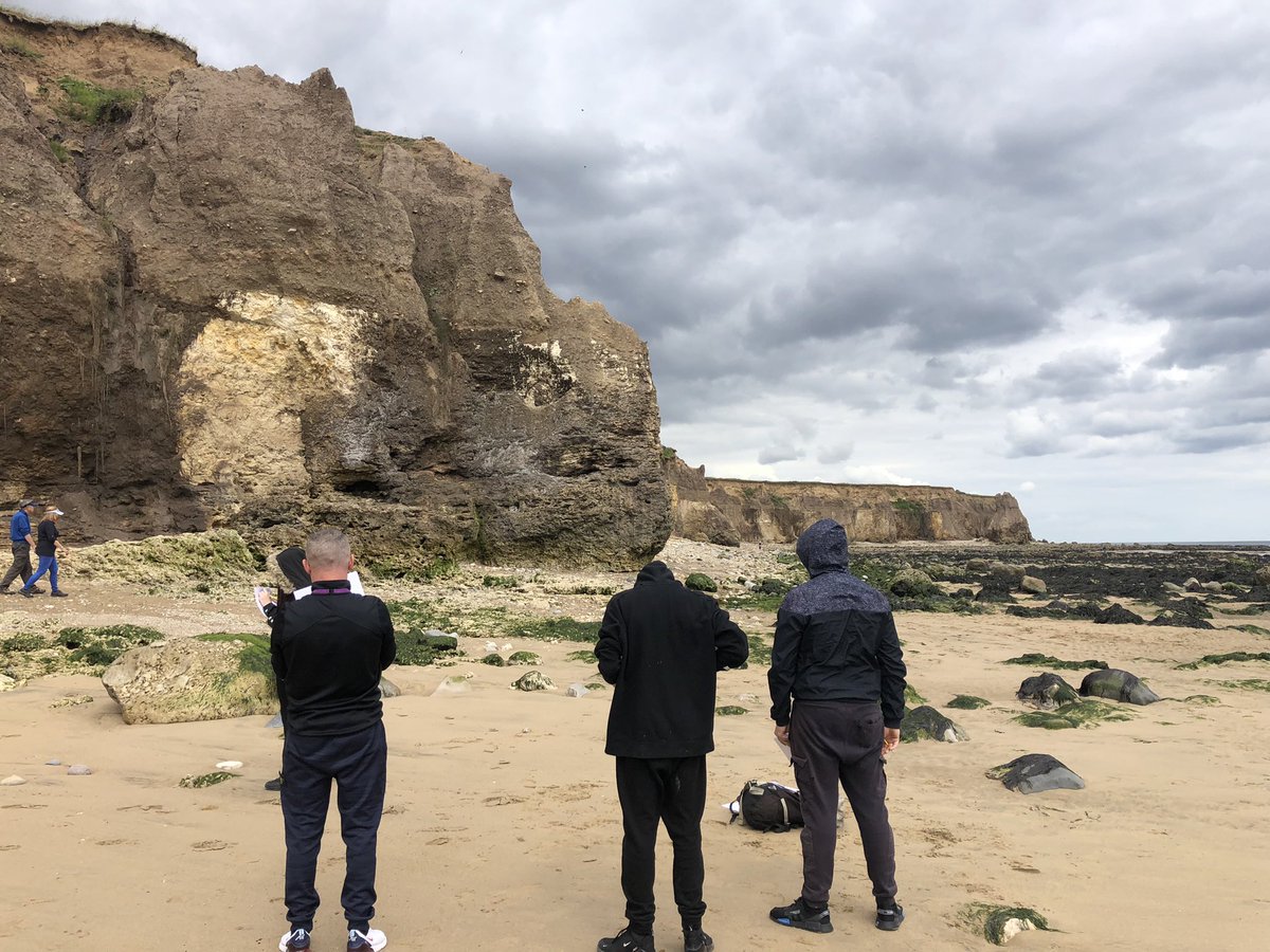 ACEadventureED's tweet photo. Today we were supporting our Y10 learners to complete their geography field work. We were in the stunning costal environment at Seaham which gave us the opportunity to look at sea cliff erosion and longshore drift #LOTC #beyondtheclassroom https://t.co/YtFolugau0