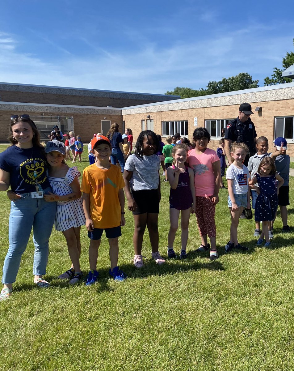 My first field and flag day at Willow Ridge! What a wonderful day planned for the kiddos and so much fun! Love seeing them smile and laugh together 💙💛