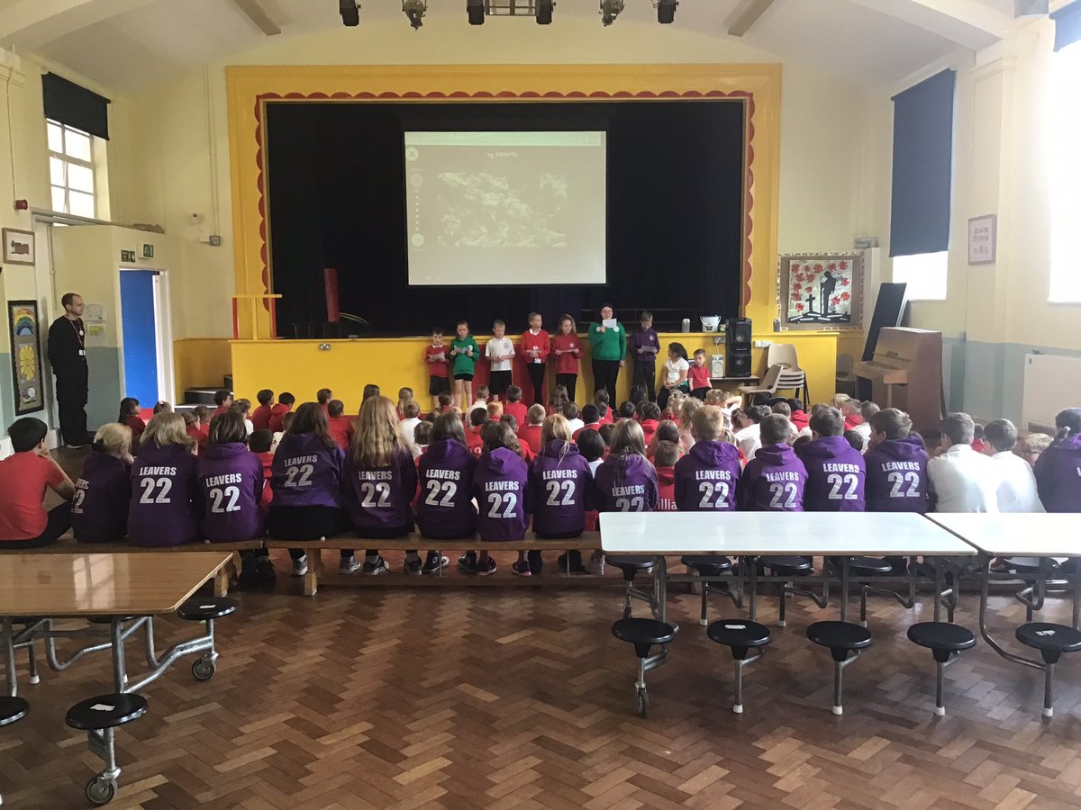 Penclawdd's tweet photo. The Science Sparks led our Science assembly today - gwych a diolch! We have some Super Scientists! #Pencsci #Pencpupilvoice #Pencassembly #PencACL #PencSIP https://t.co/YCMKqDXpxA