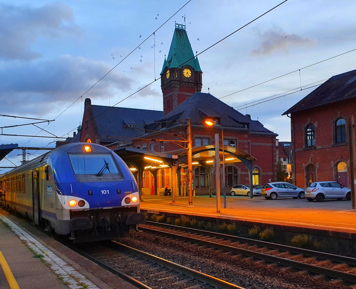 NBordillat's tweet photo. @TERGrandEst déploie #SNCFExam pour le #Bac2022 comme depuis plus de 15 ans en #Alsace
🟢Experts #maintenance dans 10 gares
🟢Supervision temps réel 
🟢 Prise en charge rapide en cas d'aléa
🟢Boucle courte avec le rectorat

Toutes les équipes mobilisées pour un max de #sérénité. https://t.co/vycNmBWi1T