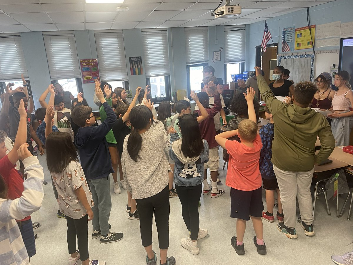 FormanKaty's tweet photo. Upstanders road trip comes to an end today with our last stop at DeLuca Elementary! We were excited to see the seniors walking through ๐ while also giving back to our community! Such a great message from even greater kids! #antibully #chainreaction #peered @MrCoachSnyder https://t.co/bDUzmPR9HO
