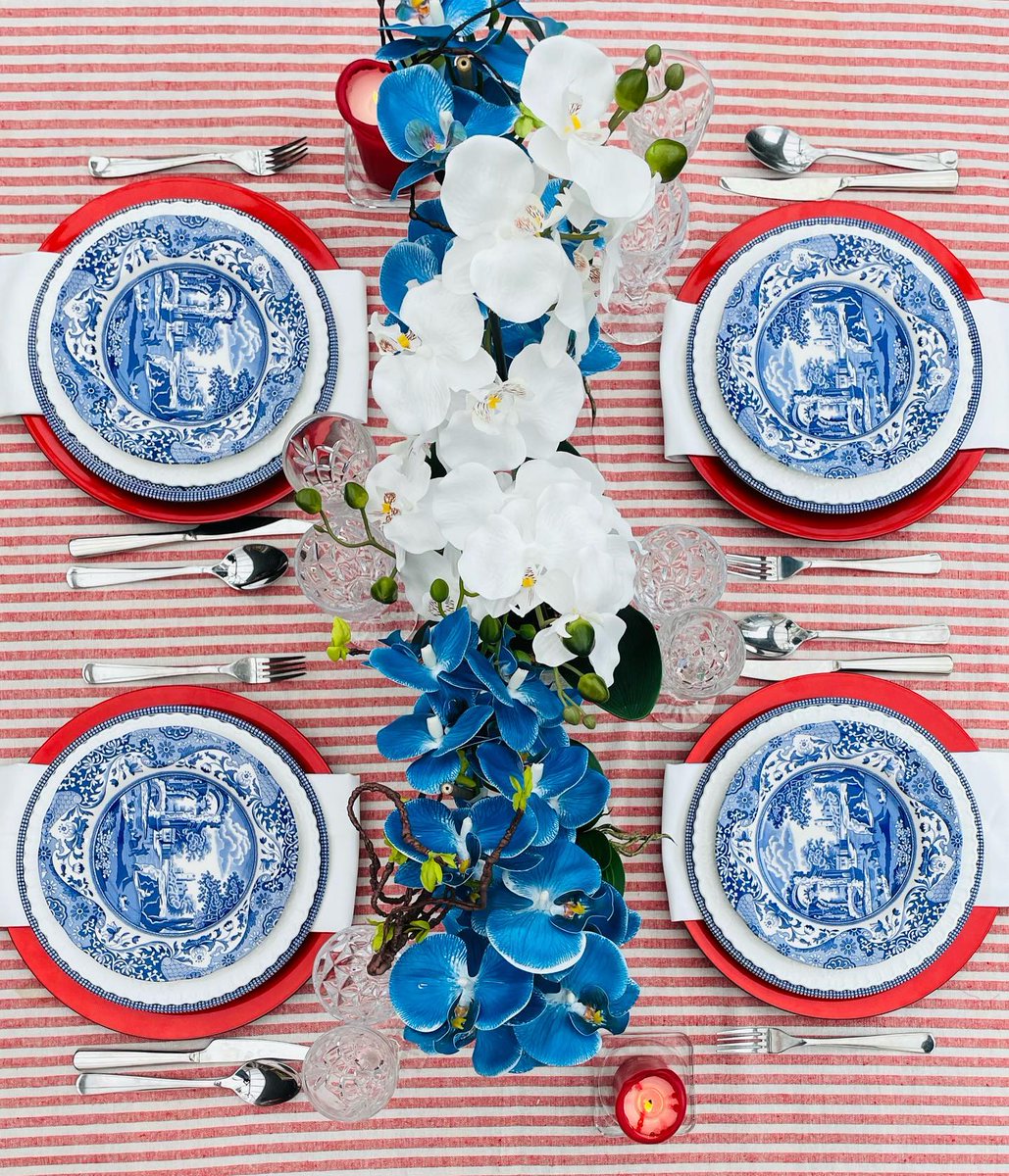 PortmeirionGrp's tweet photo. A #FlagDay take on #TablescapeTuesday. There's nothing like red, white, and #SpodeBlueItalian look. 🇺🇸
📷: @saswati_homestory on IG https://t.co/g0VhlV2EFl