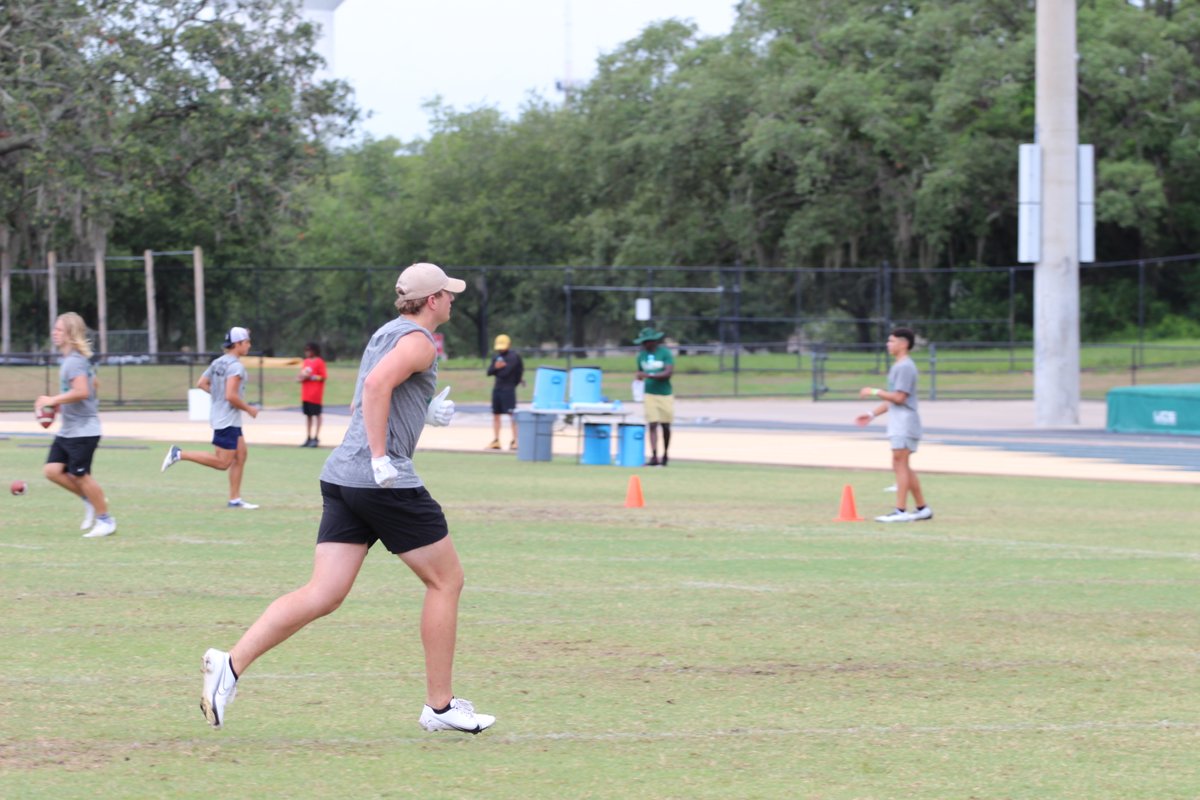 Tyler Edwards 220lbs SR. TE at Newsome High School.