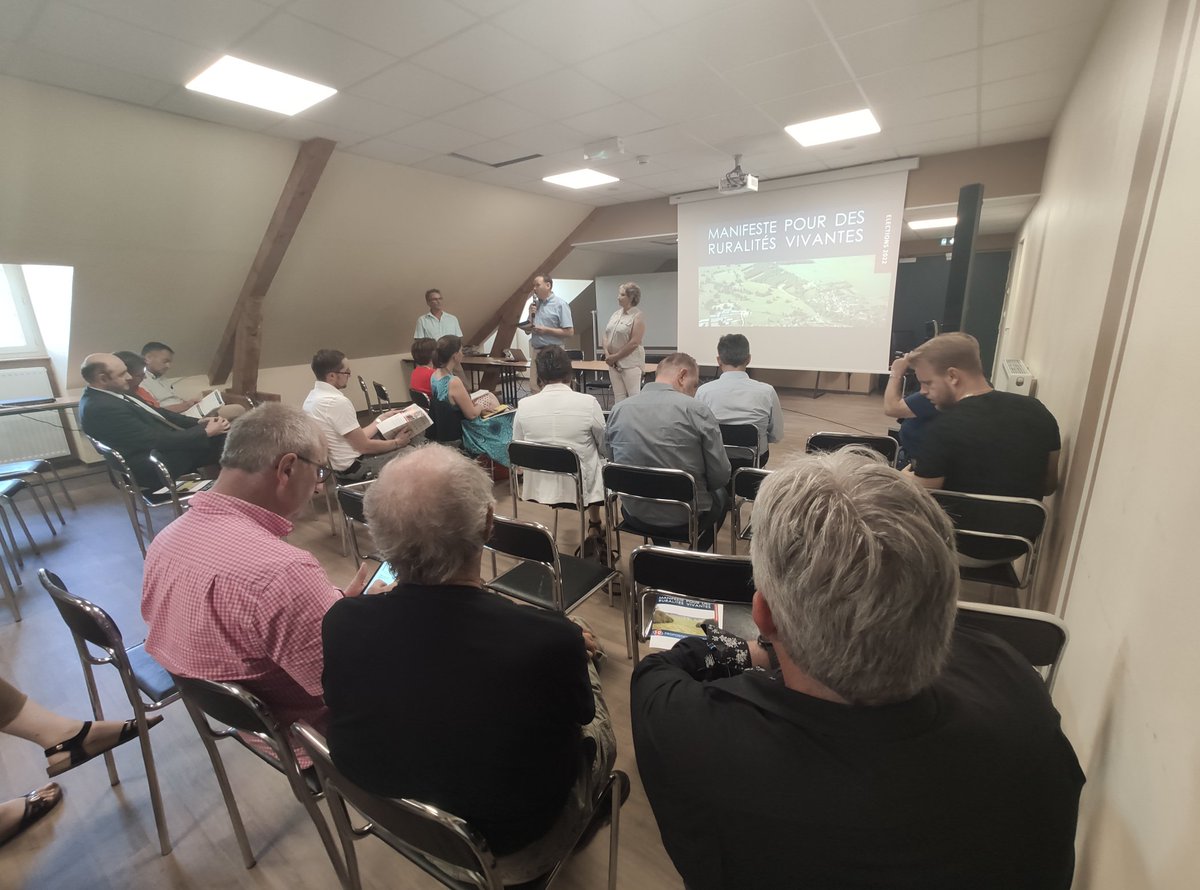 FDSEAduDoubs's tweet photo. 🌱 🤝 Aujourd'hui, présentation des propositions des candidats aux #législatives2022 du #Doubs sur la thématique des #ruralités. 
@FNSEA @AnnieGenevard
@PhilippeAlpy @RavacleyS @ericalauzet @MorerPascale @CroizierLaurent https://t.co/mpQ6IzF8Lf
