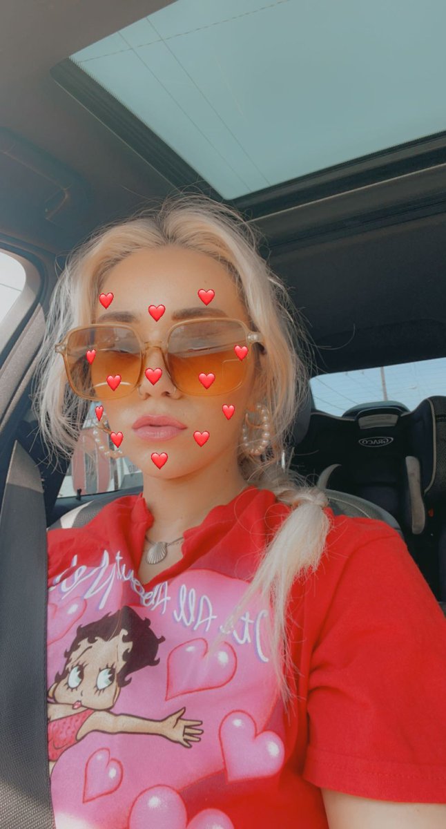 _abbaybay_'s tweet photo. Hi everyone. I graduate in 3 weeks so yeah 🤩 https://t.co/T6bcEfdDKj