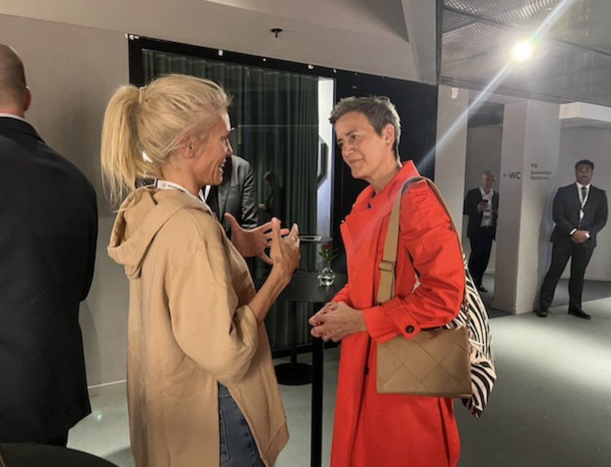Founder <a href="/AnnaFellander/">Anna Felländer</a> &amp; the #EuCommission's Executive Vice President for A Europe Fit for the Digital Age Margrethe Vestager <a href="/vestager/">Margrethe Vestager</a>  discussing the importance of cross functional #governance on the anch.AI® platform in order to comply to upcoming #EU AI Act