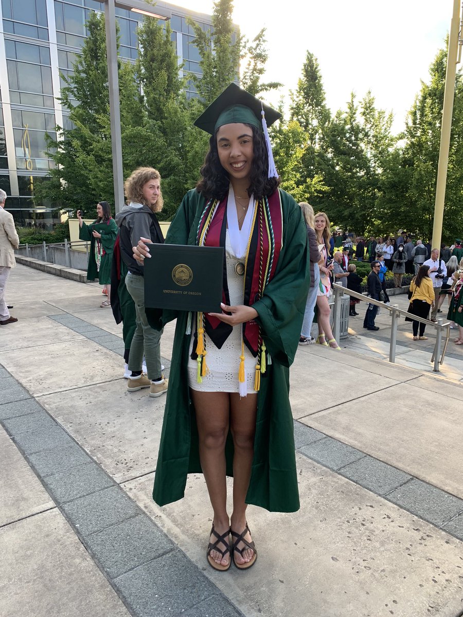 jael_calloway's tweet photo. That’s a wrap:,) #goducksforever https://t.co/VY36j2xTM1