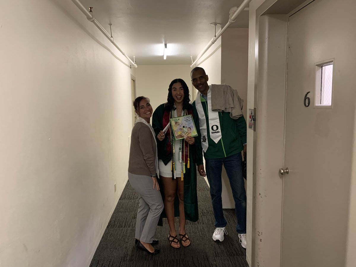 jael_calloway's tweet photo. That’s a wrap:,) #goducksforever https://t.co/VY36j2xTM1