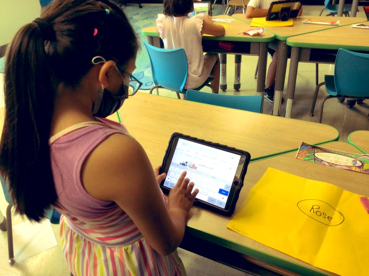 msfunksclass's tweet photo. Reading &amp; researching with @epic4kids #learning #reading #nonfiction #research @PHSD23 @D23Sullivan @D23Ross #3rdgrade #summerbridge #summerschool https://t.co/ORAvBvTUEc