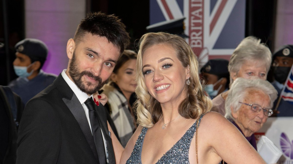 ladbible's tweet photo. Kelsey Parker, the widow of the late Tom Parker, has revealed what she gifted Ed Sheeran after the singer helped pay some of her husband's medical bills ❤️ https://t.co/CtwSD50JWu
