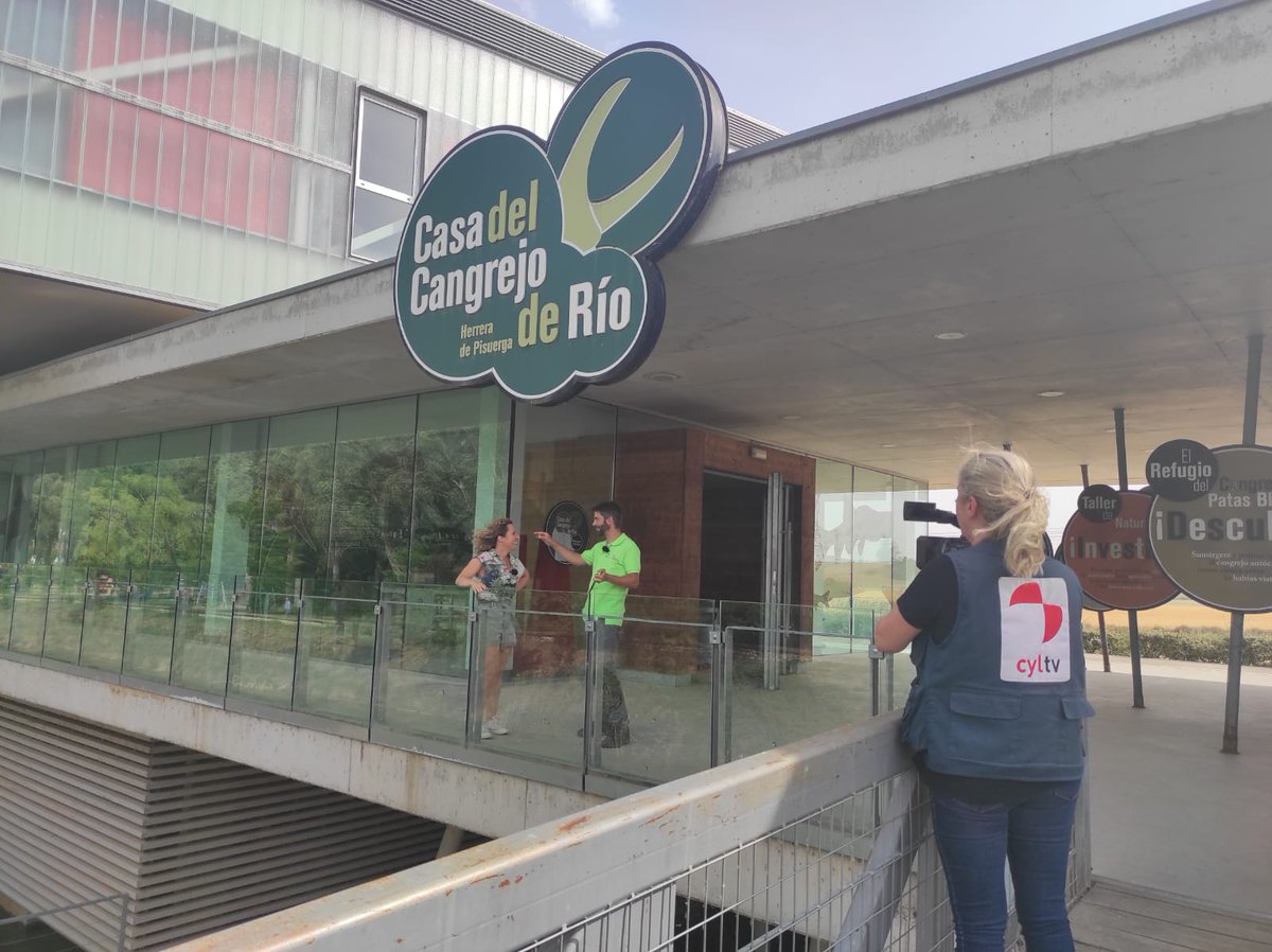 Ayer estuvo, en el Centro del Cangrejo de #HerreradePisuerga #Palencia, el equipo de #ElCorrevuela, encabezado por <a href="/MNietoFresno/">María Nieto</a>. Dentro de poco lo podremos ver en <a href="/cyltv/">CyLTV</a>