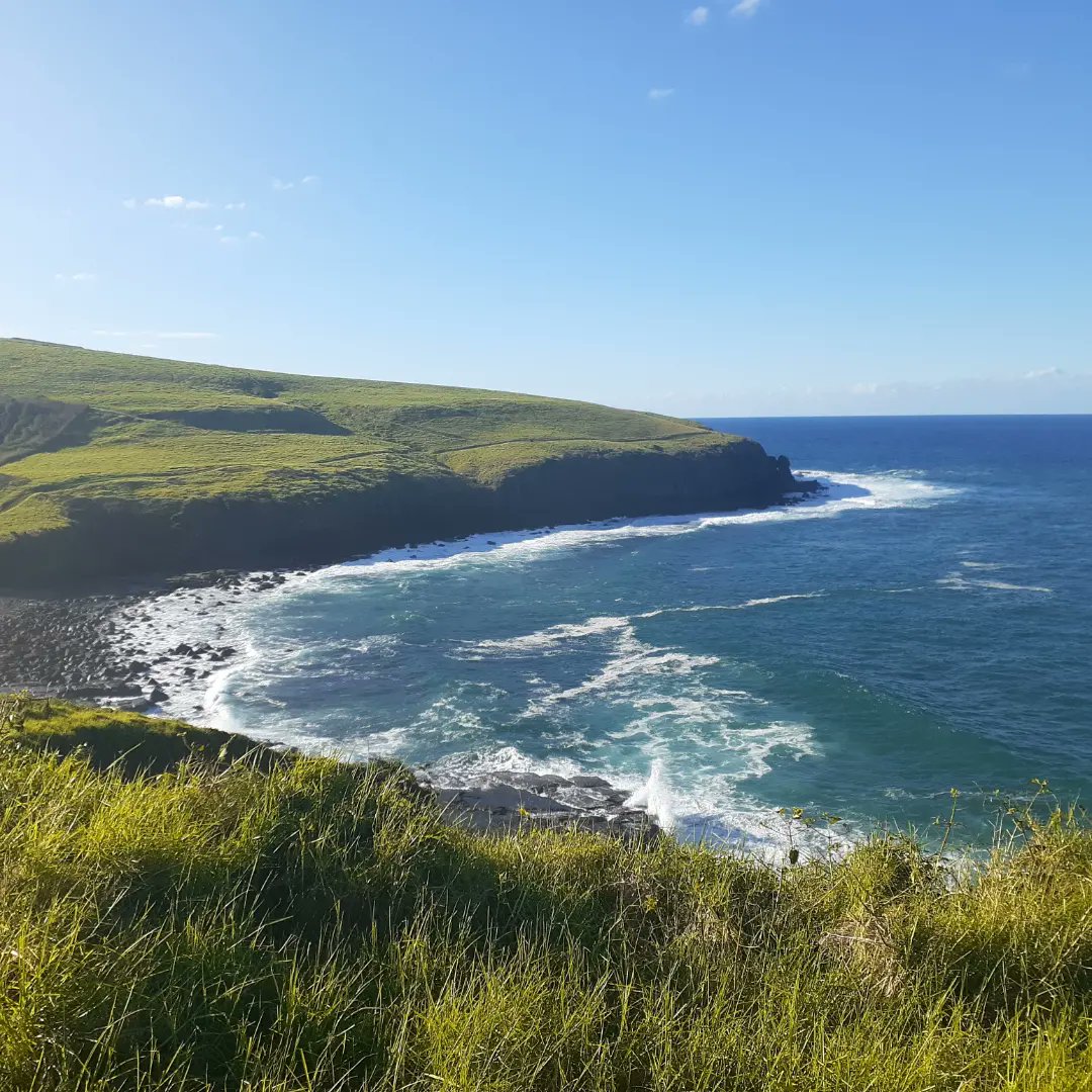 KennedCafe's tweet photo. Heading south from Kiama, on a another coastal ride - along this magnificent stretch of coastline, to Gerringong https://t.co/4EvMk1eMp4