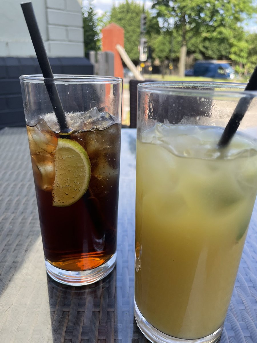 FE_ChanB's tweet photo. Drinking cocktails in the sun on a Tuesday afternoon #reflecting on the graft of the last academic year &amp; how much we’re trying to do for next. @Nim_Knott @brucemo58021782 @GraceTeacherEd #SCRN #TransformFE #ResearchNerd https://t.co/TsKPyZA179