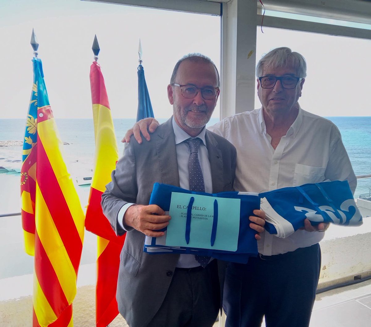 ElCampelloAyto's tweet photo. 🌊🏖El Campello consigue cuatro banderas azules 🟦 para sus playas, club náutico y el Instituto de Ecología Litoral @ecologialitoral @CNCAMPELLO @JuanjoBerenguer Lee AQUÍ completa la noticia 👉🏻 https://t.co/wmwXQpeNST https://t.co/mzp861PfGD