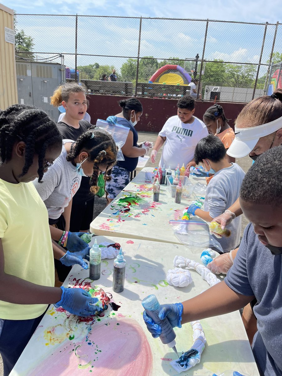 PS121x's tweet photo. Fifth graders are graduating next week and to celebrate they have fun activities planned like tie dye day! 🤩 #nycschools #nycdoe #fifthgrade https://t.co/DSLnOJV3KT