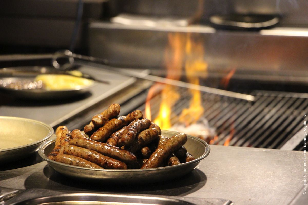VisitGermanyUK's tweet photo. Where is your favourite place to eat a typical German sausage?
📍 Currywurst in Berlin
📍 Weißwurst in Munich
📍 Rostbratwurst in Nuremberg
📍 Thüringer Bratwurst in Erfurt
... or can you suggest another great place to eat an original German sausage? 
#EnjoyGermanFood https://t.co/7AZcROKGiv