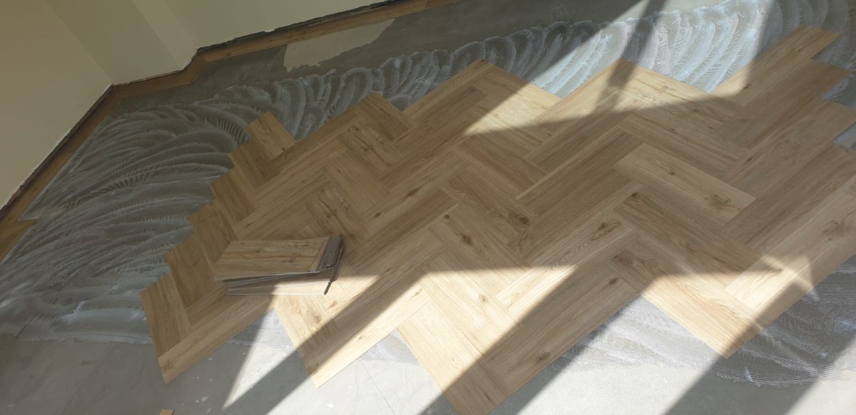 branewflooring's tweet photo. We supplied & fitted #Cavalio Conceptline Classic Oak Waxes 3025 in one of our customer's homes this week. The Classic Oak reflects the natural beauty of timber, it's perfect for any room in the home. What do you think?
#flooring https://t.co/QWoYSk9HTa
