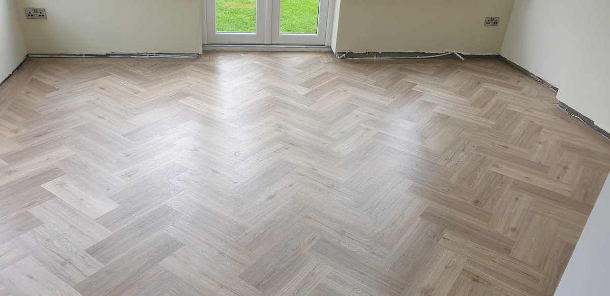 branewflooring's tweet photo. We supplied & fitted #Cavalio Conceptline Classic Oak Waxes 3025 in one of our customer's homes this week. The Classic Oak reflects the natural beauty of timber, it's perfect for any room in the home. What do you think?
#flooring https://t.co/QWoYSk9HTa