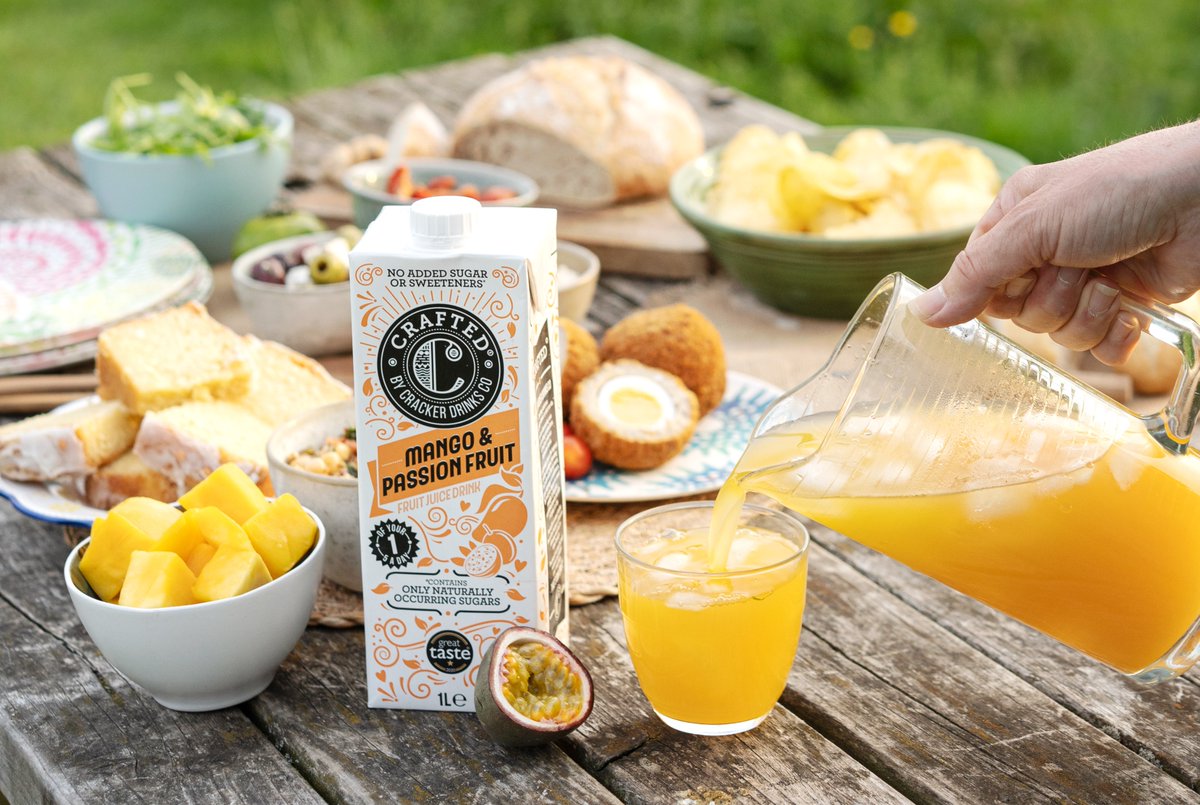 CraftedDrinks's tweet photo. This evening sunshine calls for one thing and one thing only ☝️ Al fresco dinner, anyone? 🧺 🌞  With fruity and fragrant flavours of sweet, ripe mangoes and punchy passion fruit, our Mango &amp; Passion Fruit juice is the perfect drink to enjoy at golden hour 🌅✨ https://t.co/W2CALq6oXr