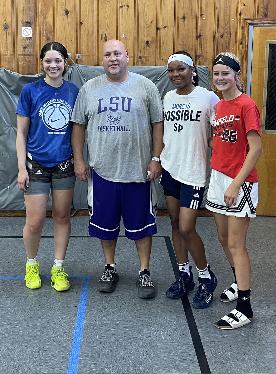 Great workouts this morning in the heat…good 2 have back the “Big Apple girls”..both <a href="/_kourtneysharee/">BallLikeIm✝️ommie❣</a> and <a href="/_tiannajohnson/">..tiannashaylynne</a> always ready 2 work. #309 #D1 #Stpeters #Stbonaventure #brimfield
