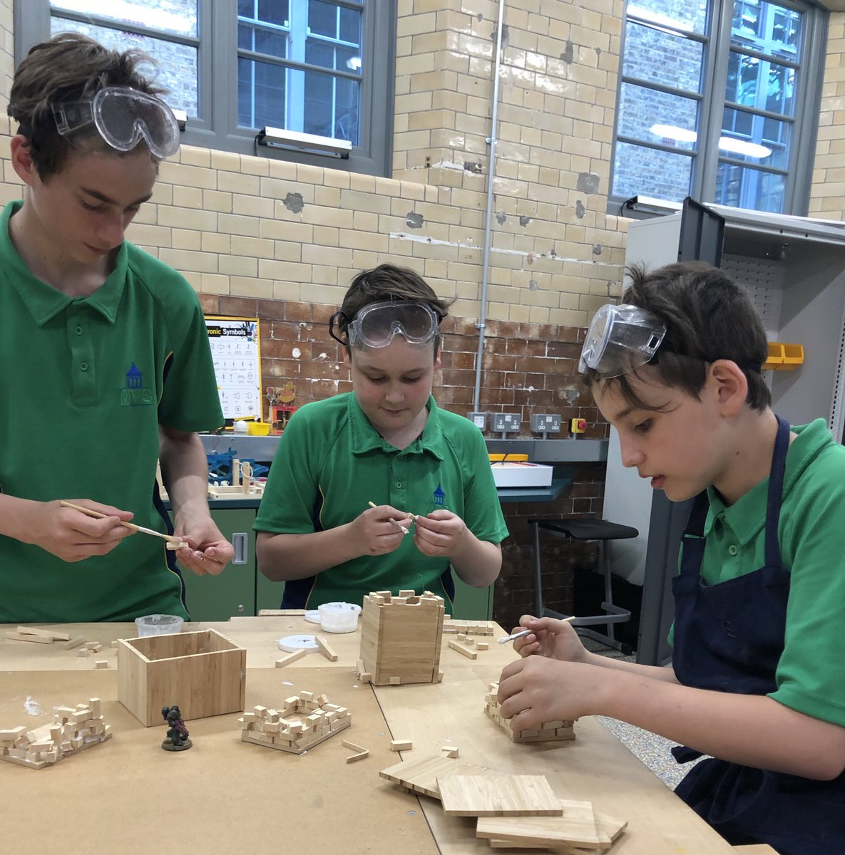 MaidaValeDT's tweet photo. Tech cadets, 3D printing year 9 pencil pots, jewellery making, model making, designing using CAD and generally getting stuck in! #makingisfun #year7 #year8 #hometimenow #maidavaleschooldt https://t.co/lRUI6xvGzZ