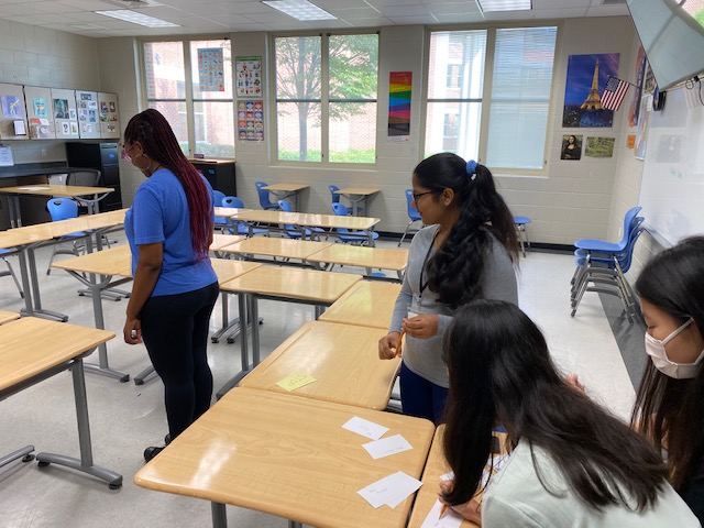 JaneWHerndon's tweet photo. Learning to code by first navigating through a maze and writing directions! Guests @johnson_mcs and student specialist Pranav are joining us at camp this week for some fun with coding! #mcslearn #MadisonESL https://t.co/QjZVY19Wws