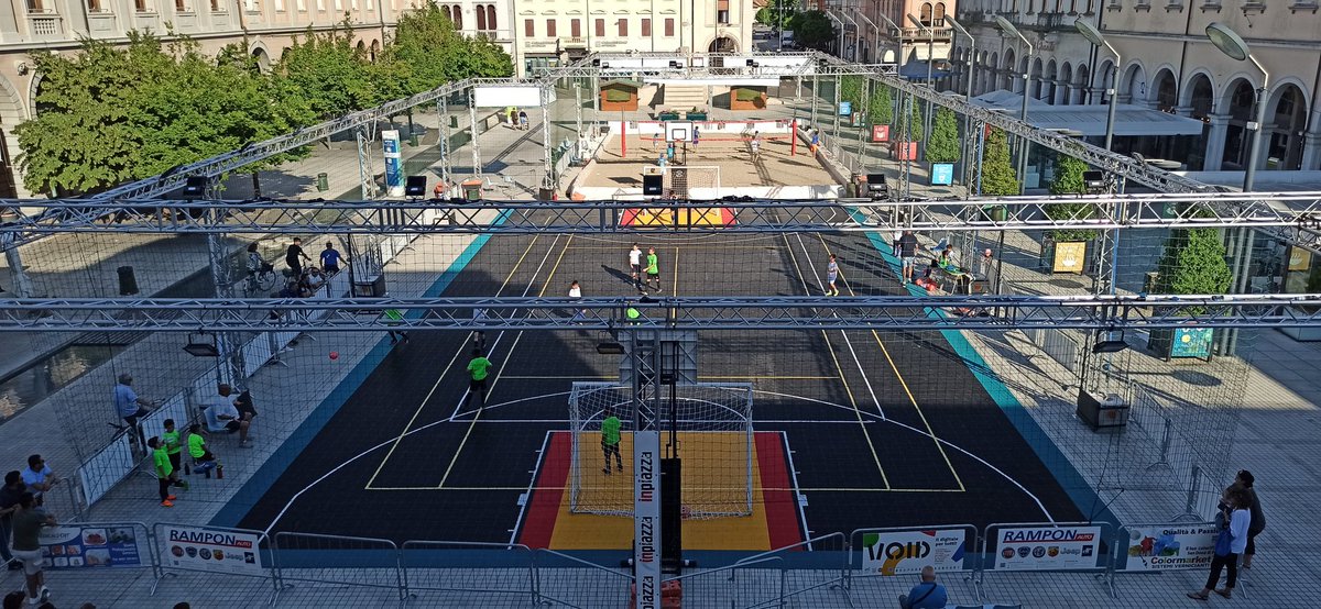 SanDonaOfficial's tweet photo. Da così 🏐⚽ a così 💃🕺
#Sportinpiazza #marteditango
#sandonadipiave #sandona https://t.co/BT7hWwBXwD