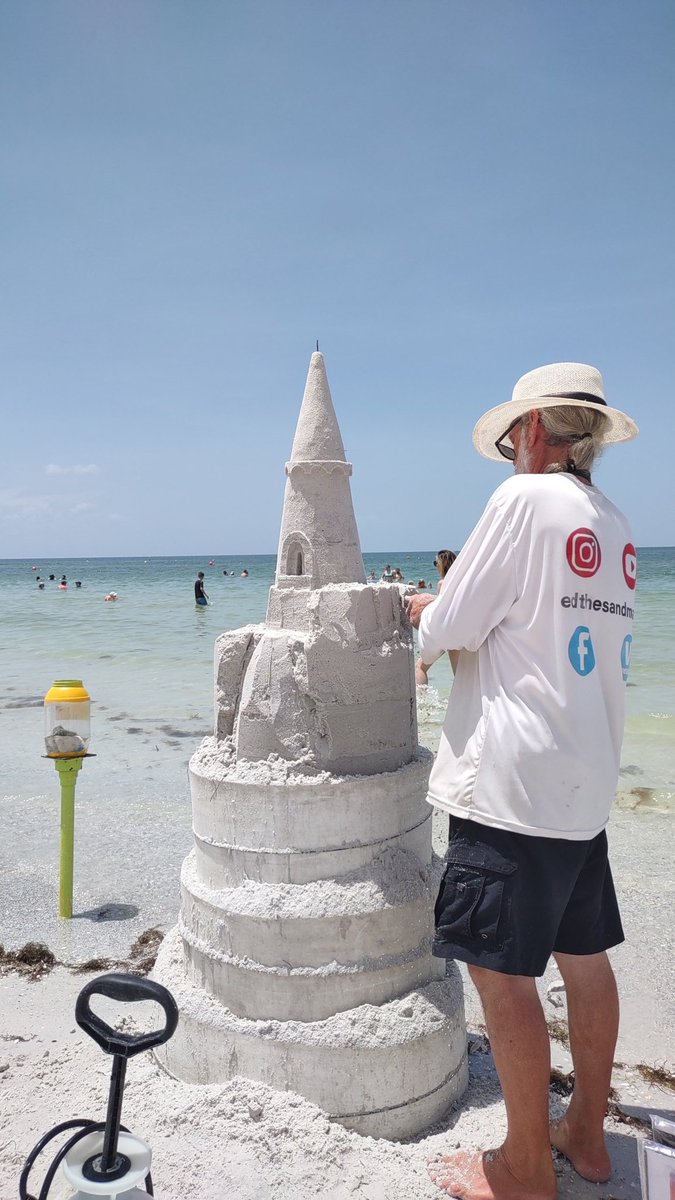 vibinghard420's tweet photo. #EdtheSandMan I'm Touching Sand ATM Embracing The opportunity of Life while crypto and nfts are in dumpster fire mode🔥🔥🔥🚮🏖️🌴 https://t.co/ifCDc52et8