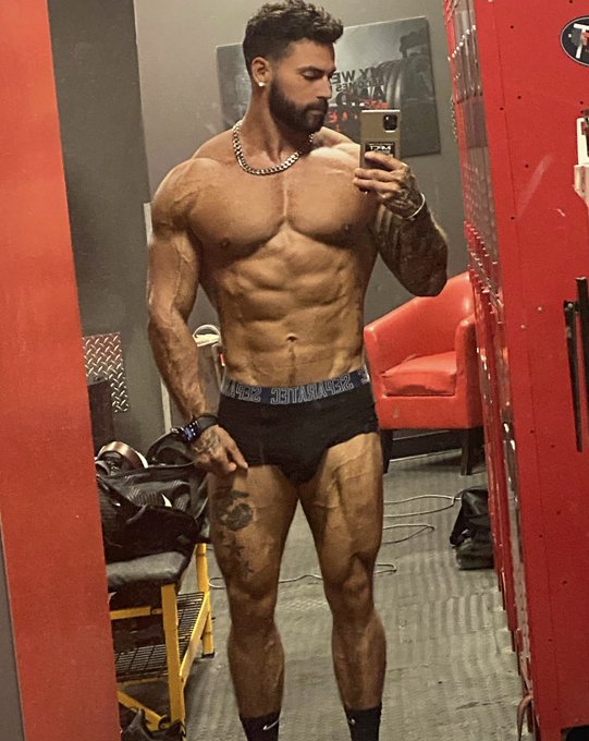 Had a decent workout 👀 https://t.co/rzaiC9BSdq https://t.co/UT1gSTe7nS