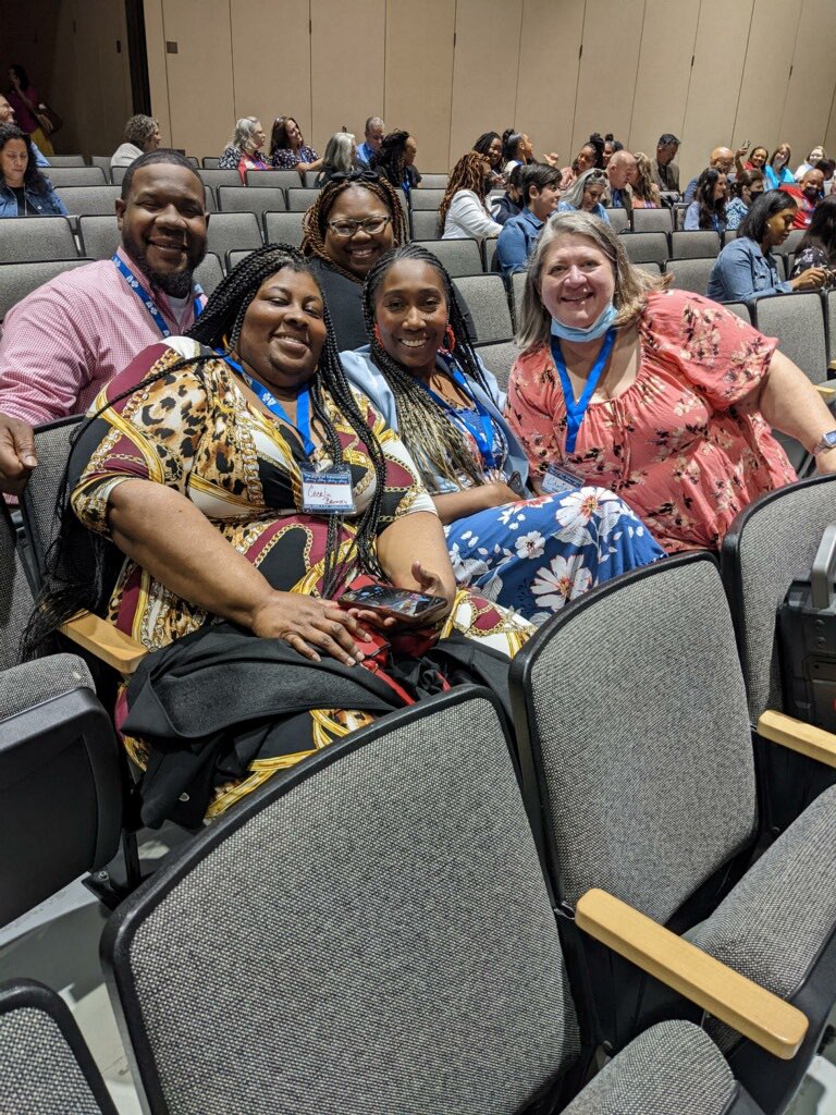 CeceliaBrumsey's tweet image. Razorback leaders, preparing for next year!!!
#definitelynotaverage #sli2022